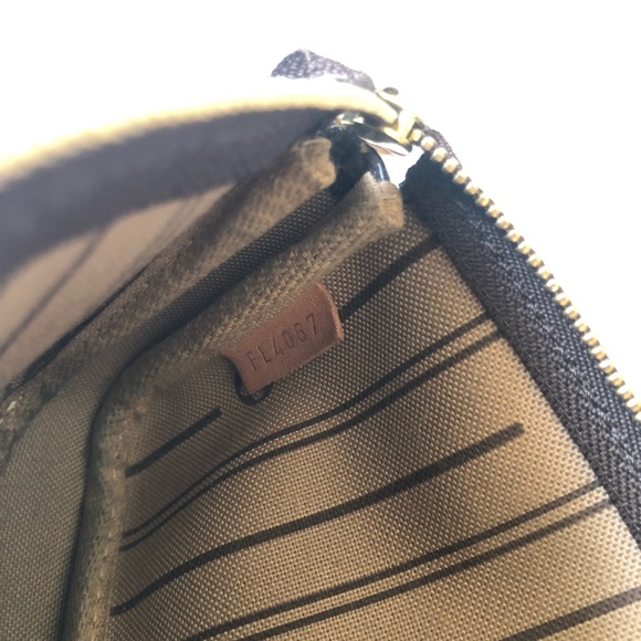 Louis Vuitton Trunks & Bags Mini Pochette Monogram Chain Small Purse - Picture 9 of 9